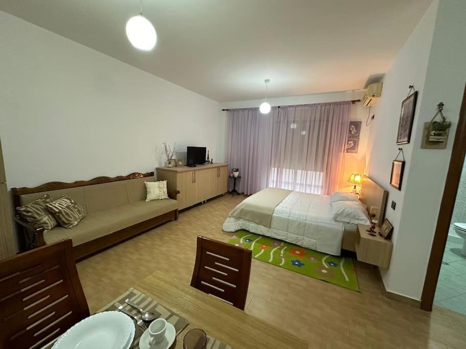 Studio Of Shpresa Vlorë Exterior foto